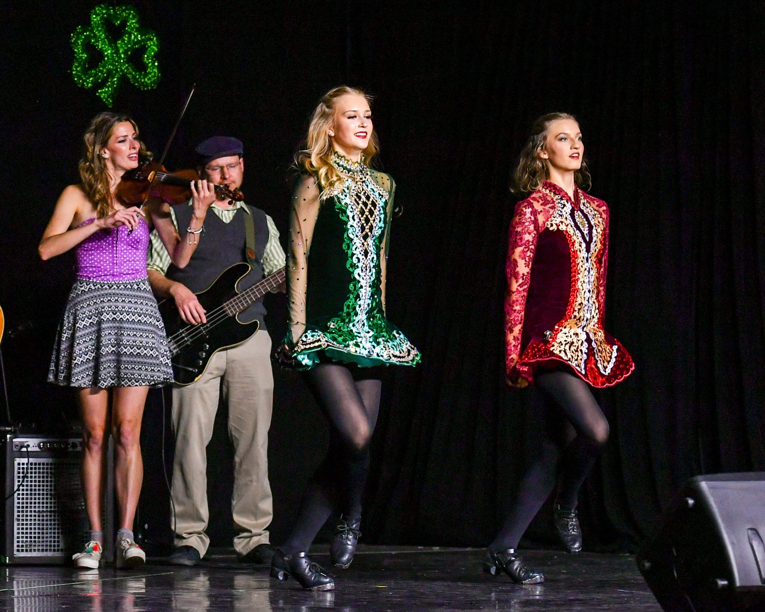 river dancers peroforming