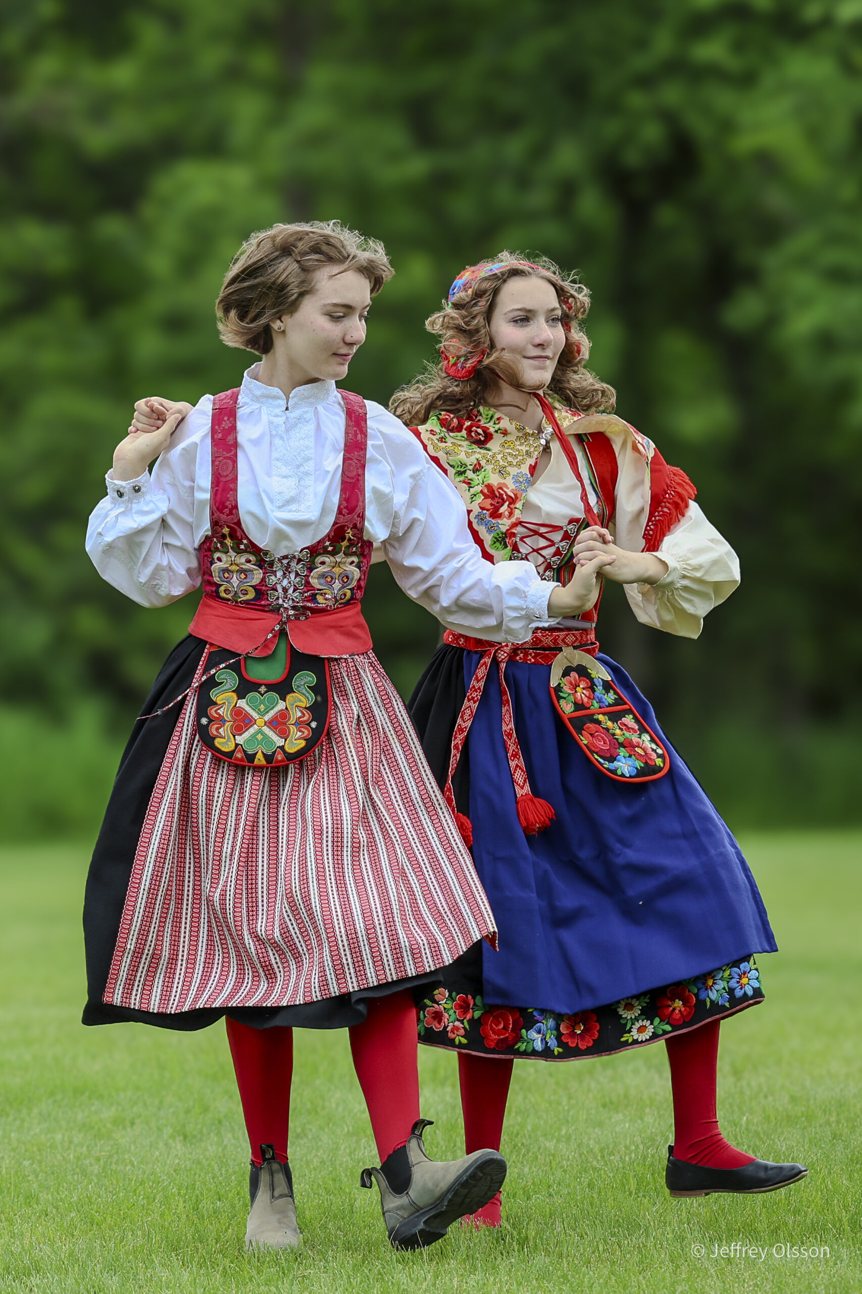 performers in traditional Scandinavian outfits